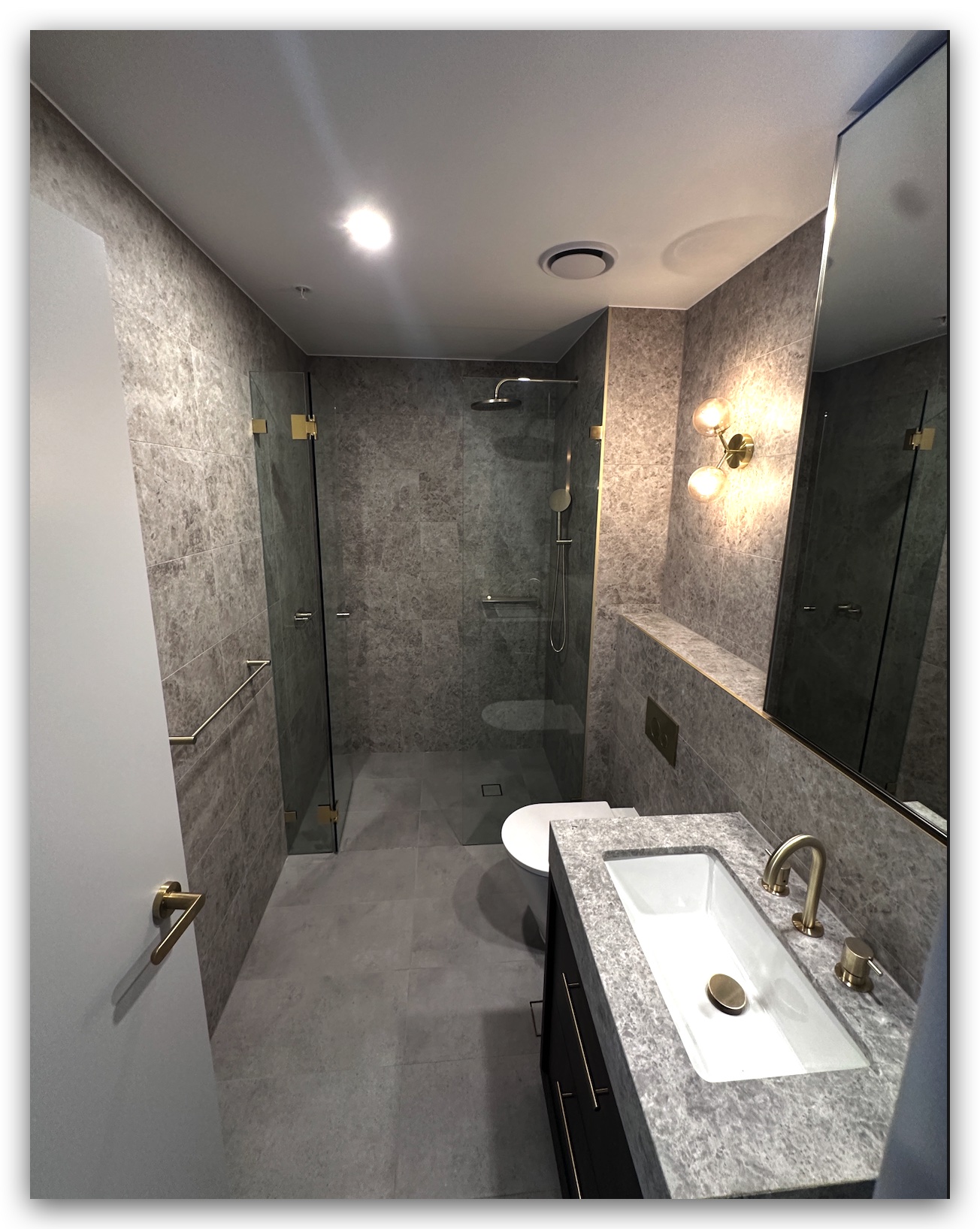 Modern Round Bathtub